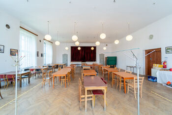 Prodej restaurace 500 m², Svinaře