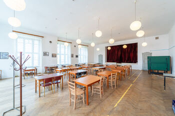 Prodej restaurace 500 m², Svinaře