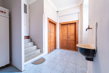 Prodej restaurace 500 m², Svinaře