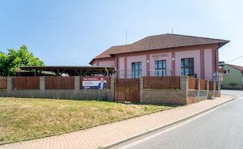 Prodej restaurace 500 m², Svinaře