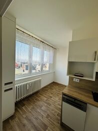 Kuchyně s jídelnou - Pronájem bytu 3+1 v družstevním vlastnictví 63 m², České Budějovice