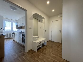 Předsíň - Pronájem bytu 3+1 v družstevním vlastnictví 63 m², České Budějovice