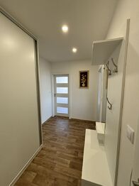 Předsíň - Pronájem bytu 3+1 v družstevním vlastnictví 63 m², České Budějovice