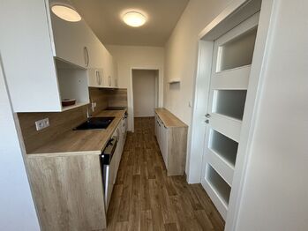 Kuchyně s jídelnou - Pronájem bytu 3+1 v družstevním vlastnictví 63 m², České Budějovice