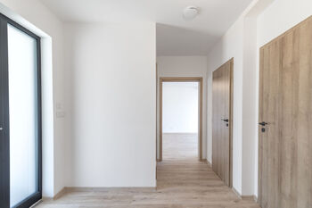 Chodba v přízemí - Prodej domu 98 m², Čeladná