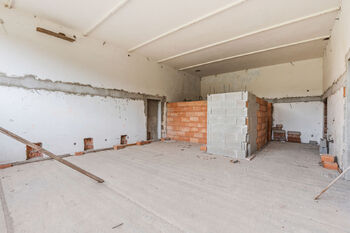 Prodej domu 897 m², Jesenice