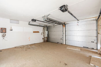 Prodej domu 897 m², Jesenice
