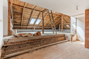 Prodej domu 897 m², Jesenice