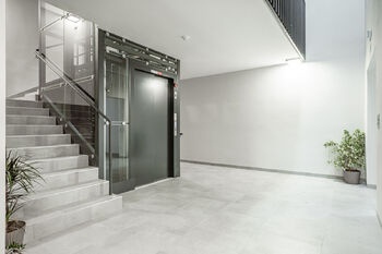 dům - za vstupem ... - Pronájem bytu 1+kk v osobním vlastnictví 37 m², Havlíčkův Brod