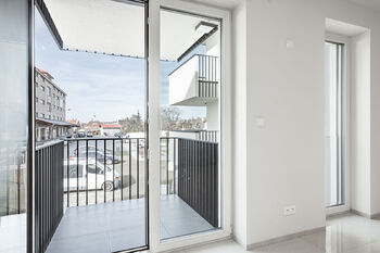 balkon ... - Pronájem bytu 1+kk v osobním vlastnictví 37 m², Havlíčkův Brod