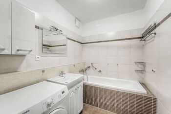 Prodej bytu 2+kk v osobním vlastnictví 61 m², Praha 8 - Dolní Chabry