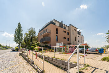 Prodej bytu 2+kk v osobním vlastnictví 61 m², Praha 8 - Dolní Chabry