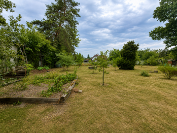 Prodej pozemku 2039 m², Zvole