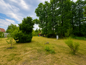 Prodej pozemku 2039 m², Zvole