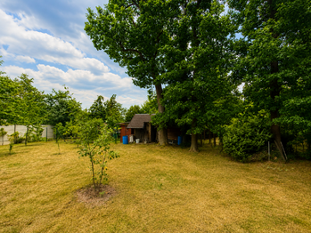 Prodej pozemku 2039 m², Zvole