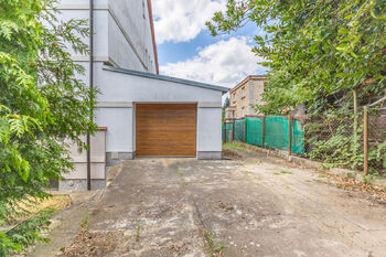Garáž - Prodej domu 314 m², Praha 4 - Braník