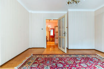 Aktuální stav interiéru domu - Prodej domu 314 m², Praha 4 - Braník