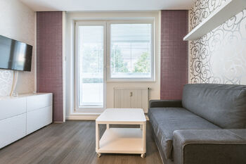 Pronájem bytu 2+kk v osobním vlastnictví 33 m², Praha 9 - Letňany