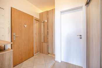 Prodej bytu 2+kk v osobním vlastnictví 42 m², Praha 10 - Hostivař