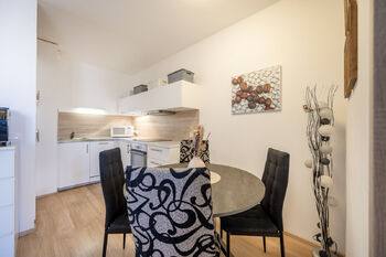 Prodej bytu 2+kk v osobním vlastnictví 42 m², Praha 10 - Hostivař