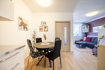 Prodej bytu 2+kk v osobním vlastnictví 42 m², Praha 10 - Hostivař