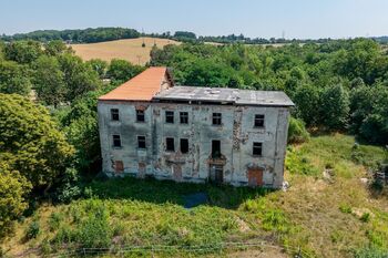 Prodej historického objektu 990 m², Zdiby