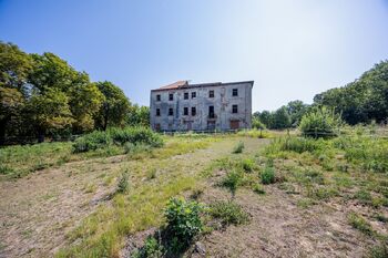 Prodej historického objektu 990 m², Zdiby