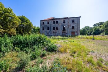 Prodej historického objektu 990 m², Zdiby
