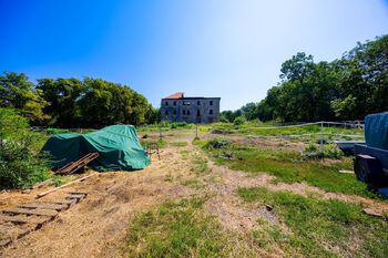 Prodej historického objektu 990 m², Zdiby
