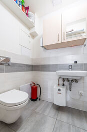 Prodej kancelářských prostor 28 m², Praha 10 - Uhříněves