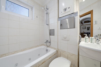 Prodej bytu 1+1 v osobním vlastnictví 37 m², Karlovy Vary