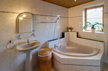 Prodej domu 210 m², Černovice