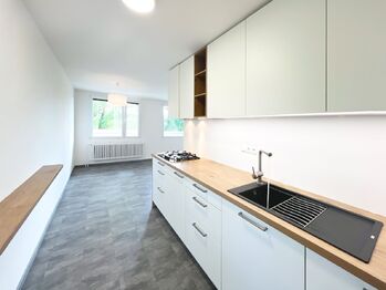 Plně vybavený kuchyňský kout značkovými spotřebiči  - Pronájem bytu 3+kk v družstevním vlastnictví 80 m², Praha 5 - Motol