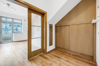 předsíň - Prodej bytu 4+kk v osobním vlastnictví 116 m², Praha 9 - Libeň