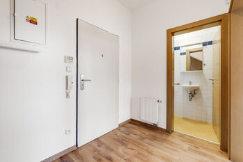 předsíň - Prodej bytu 4+kk v osobním vlastnictví 116 m², Praha 9 - Libeň