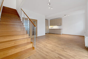 obývací pokoj - Prodej bytu 4+kk v osobním vlastnictví 116 m², Praha 9 - Libeň