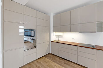 kuchyňská linka - Prodej bytu 4+kk v osobním vlastnictví 116 m², Praha 9 - Libeň