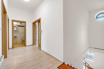 chodba - Prodej bytu 4+kk v osobním vlastnictví 116 m², Praha 9 - Libeň