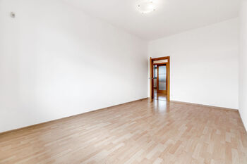 pokoj - Prodej bytu 4+kk v osobním vlastnictví 116 m², Praha 9 - Libeň
