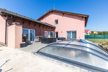 pohled na dům - Prodej domu 228 m², Hradečno