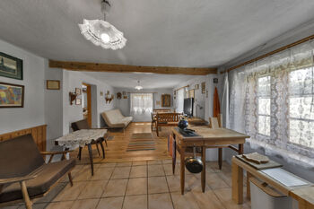 obytná místnost přízemí - Prodej chaty / chalupy 200 m², Vikantice