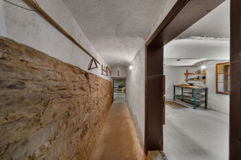 chodba do dílny a kamenné stodoly - Prodej chaty / chalupy 200 m², Vikantice
