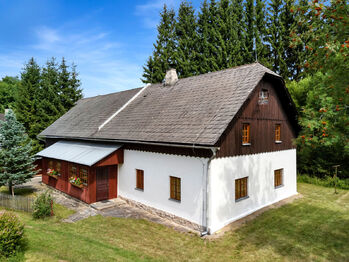 jihozápadní pohled na obytnou část - Prodej chaty / chalupy 200 m², Vikantice 