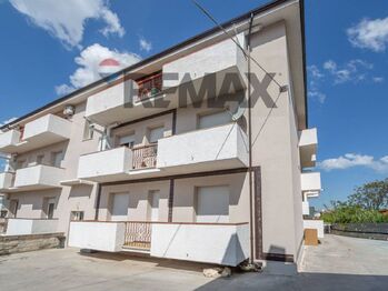Prodej bytu 3+1 v osobním vlastnictví 90 m², Tollo