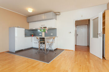 Pronájem bytu 1+kk v osobním vlastnictví 32 m², Praha 10 - Záběhlice