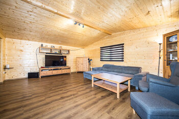 Obývací pokoj - Prodej pozemku 36170 m², Dřetovice
