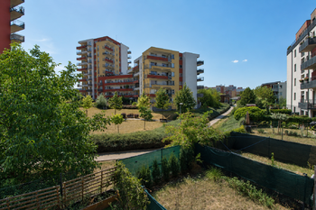 Výhled z balkonu - Pronájem bytu 1+kk v osobním vlastnictví 42 m², Praha 9 - Letňany