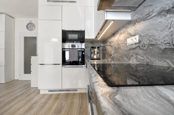 Kuchyňská linka - Pronájem bytu 1+kk v osobním vlastnictví 42 m², Praha 9 - Letňany