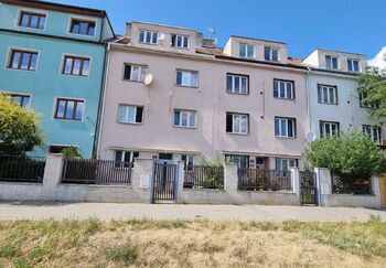 Prodej bytu 2+kk v družstevním vlastnictví 35 m², Praha 8 - Kobylisy
