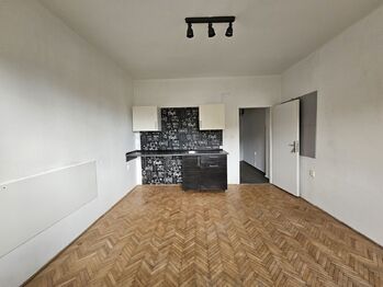Prodej bytu 2+kk v družstevním vlastnictví 35 m², Praha 8 - Kobylisy